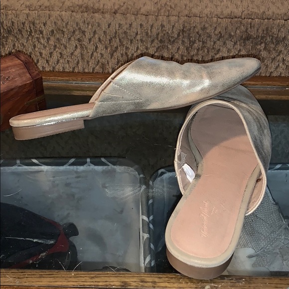 Gold Sandals - Picture 1 of 4